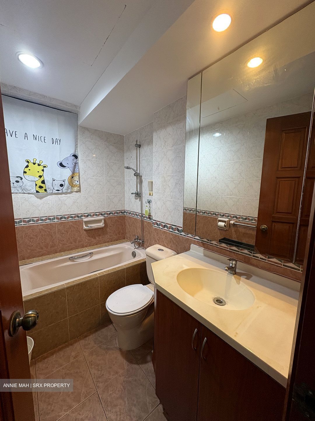 Simsville (D14), Condominium #576660671